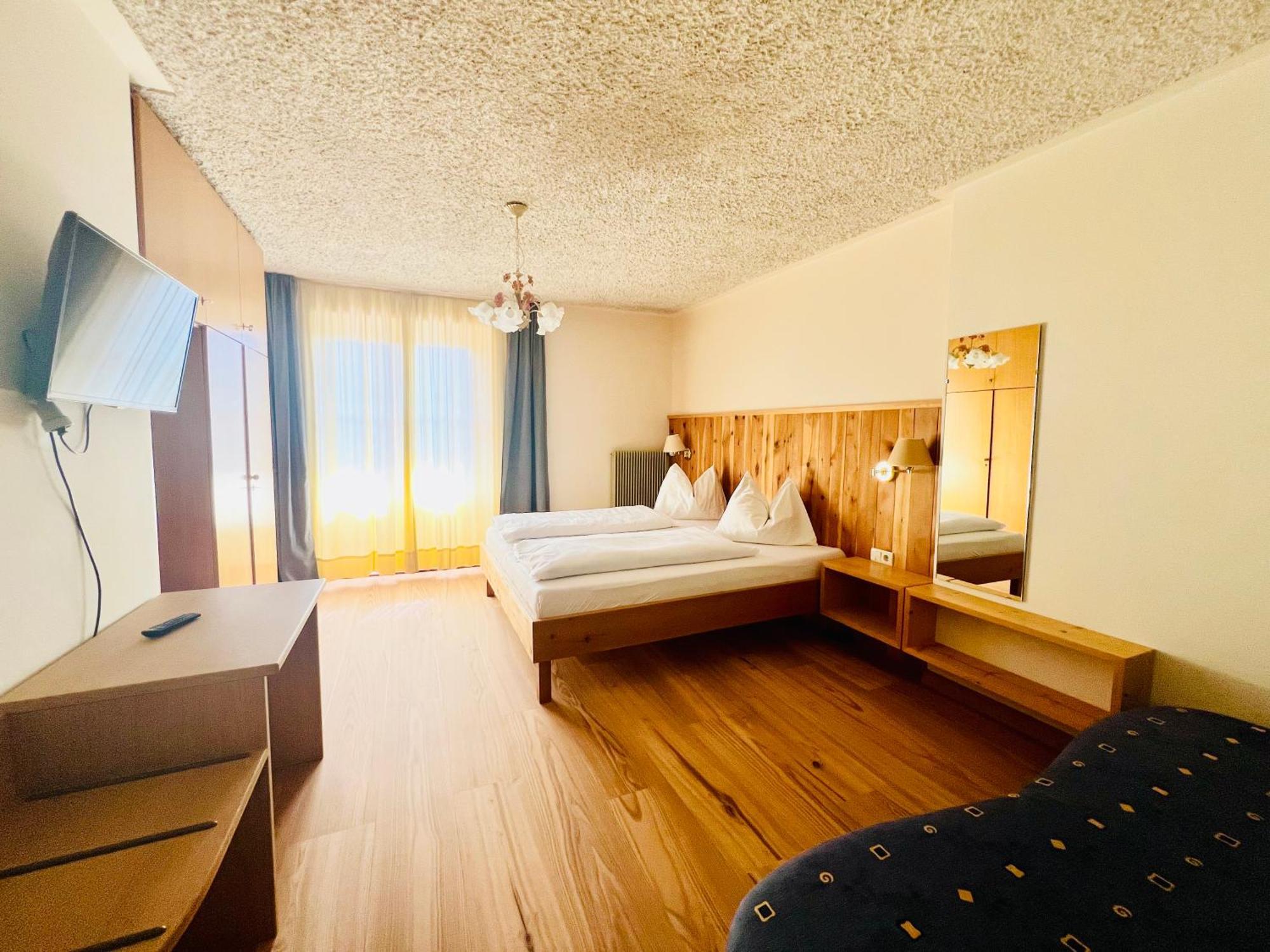 Lake & River Hotel Carezza al Lago Luaran gambar